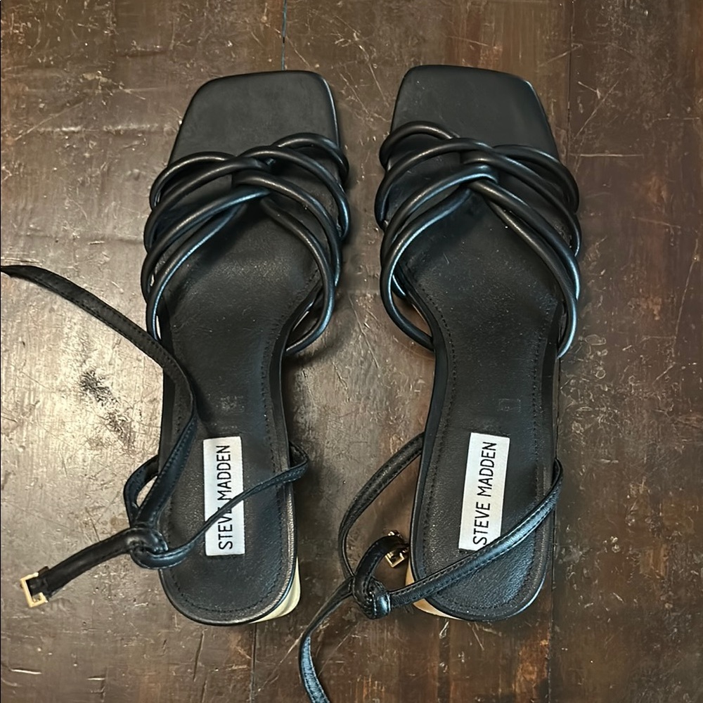 Steve Madden Elegant Black Sandals